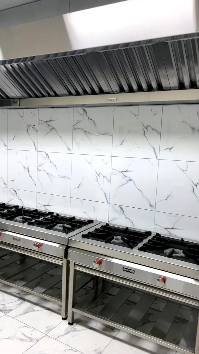 Cocina Industrial / Campana extractora